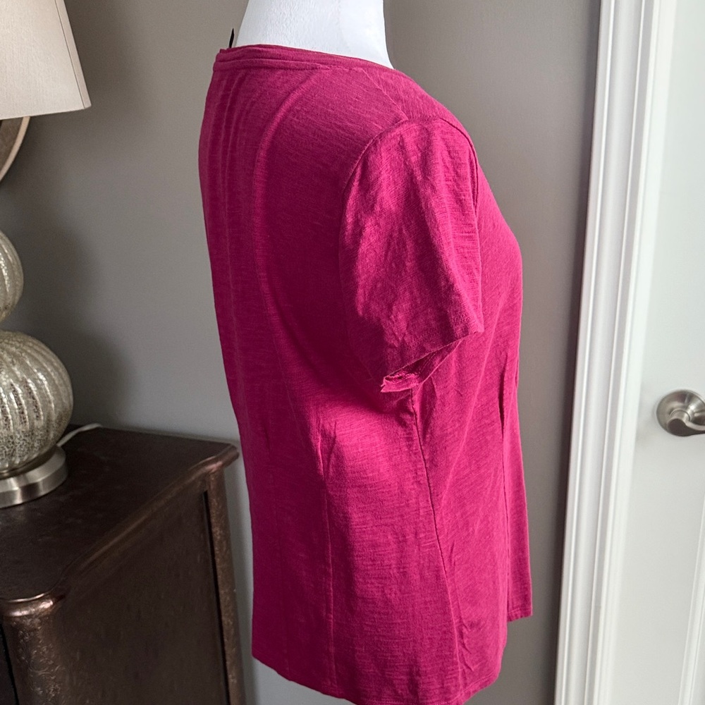 White House Black Market Fuchsia Scoop Neck Tee - Picture 3 of 5